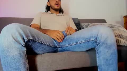 Snapshot of favid95 chatting on December 2025 04:16:01 PM favid95 online show from December 2025 04:16:01 PM