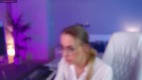 Fay online show from February 2025 12:24:01 PM