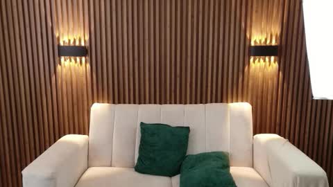 Feelena online show from March 2026 05:09:02 PM