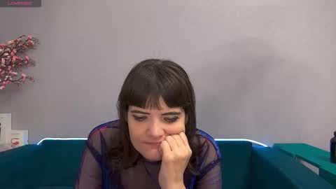 Laura online show from October 2025 08:31:02 AM