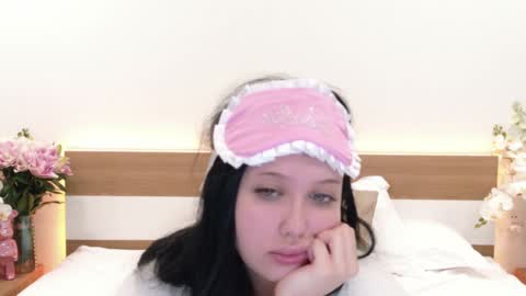 Felicia Herceg online show from October 2025 09:20:01 AM