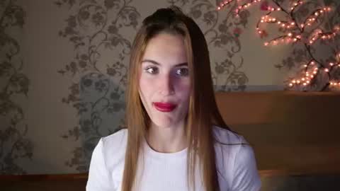 Snapshot of felicia_lav chatting on June 2026 06:42:01 PM Frida online show from June 2026 06:42:01 PM