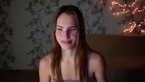Snapshot of felicia_lav chatting on June 2026 07:18:02 PM Frida online show from June 2026 07:18:02 PM