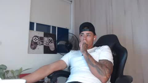 Snapshot of felilope23 chatting on May 2026 10:36:01 AM felilope23 online show from May 2026 10:36:01 AM
