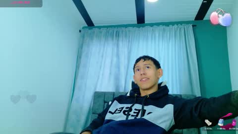 Snapshot of felipehotgonzalez chatting on November 2025 12:44:02 PM felipehotgonzalez online show from November 2025 12:44:02 PM