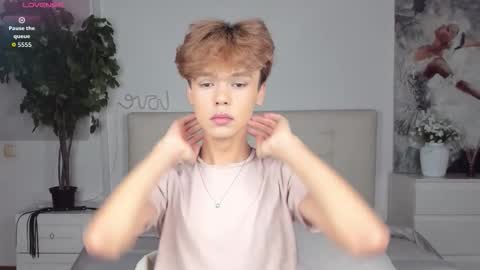 Felix online show from September 2025 05:51:02 PM