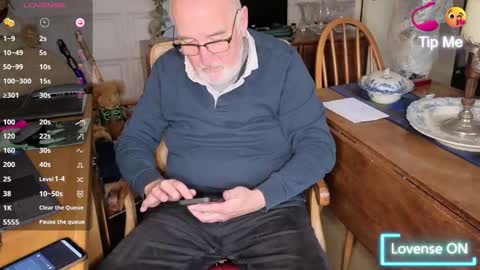 Adam online show from December 2025 02:44:01 PM