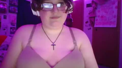 Snapshot of femcelsam chatting on April 2026 04:33:02 AM femcelsam online show from April 2026 04:33:02 AM