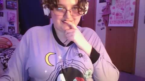 Snapshot of femcelsam chatting on April 2026 04:46:01 AM femcelsam online show from April 2026 04:46:01 AM