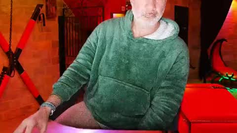 Snapshot of femdom_fetish chatting on February 2025 12:54:01 AM Piggy online show from February 2025 12:54:01 AM