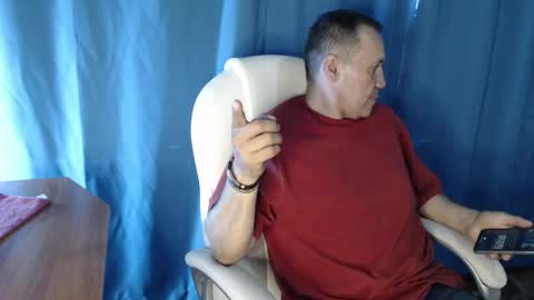 Snapshot of ferdignan0329 chatting on April 2026 04:28:02 PM ferdignan0329 online show from April 2026 04:28:02 PM