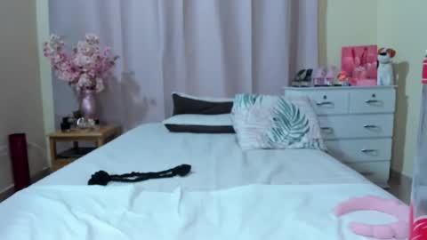 fernanda_151 online show from February 2026 01:37:02 AM