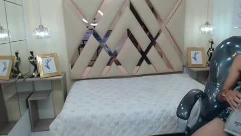 FER PHOENIX online show from February 2025 06:31:01 AM