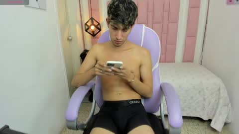 FER PHOENIX online show from April 2026 06:19:01 AM