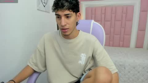 FER PHOENIX online show from April 2026 03:24:02 AM