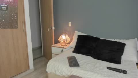 Fer  online show from February 2025 03:33:01 AM