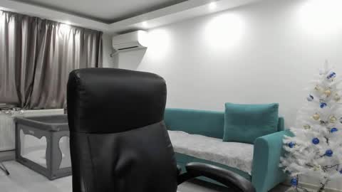 Snapshot of fetishcatalea chatting on December 2024 08:39:01 PM Catalea DM online show from December 2024 08:39:01 PM