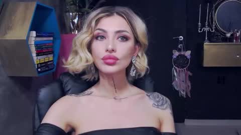 Snapshot of fetishsarah chatting on December 2024 07:49:01 PM Sarah online show from December 2024 07:49:01 PM