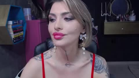 Snapshot of fetishsarah chatting on December 2024 06:01:02 PM Sarah online show from December 2024 06:01:02 PM