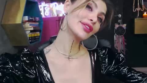 Snapshot of fetishsarah chatting on February 2025 02:21:01 AM Sarah online show from February 2025 02:21:01 AM