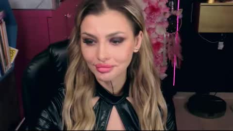 Snapshot of fetishsarah chatting on November 2025 07:49:02 PM Sarah online show from November 2025 07:49:02 PM