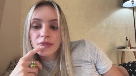 Lisa online show from September 2025 10:28:01 AM