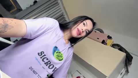 Sandy online show from December 2024 07:06:01 PM