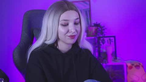 Snapshot of filipinaadams chatting on December 2024 02:37:01 PM cap and Lana online show from December 2024 02:37:01 PM