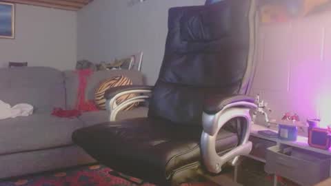 frank online show from December 2025 08:48:02 PM