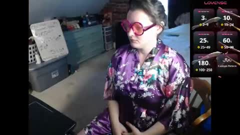 Snapshot of fionna_fineas chatting on May 2026 05:51:01 PM Fionna online show from May 2026 05:51:01 PM