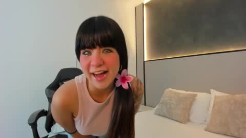 Snapshot of fiorella18_ chatting on November 2025 02:55:02 AM F I O R E L L A online show from November 2025 02:55:02 AM