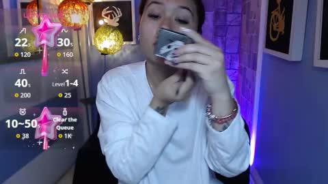 Fiorellaa online show from October 2025 03:27:01 PM