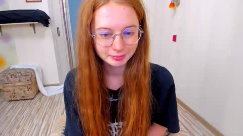 fire_luna online show from November 2025 05:20:01 AM