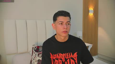 Nicolas online show from October 2025 03:35:02 PM