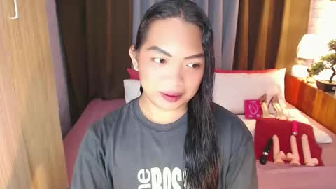 Snapshot of fitfemme_anna chatting on May 2026 10:32:02 AM fitfemme_anna online show from May 2026 10:32:02 AM