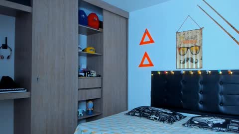 Elias Valencia online show from January 2025 01:42:01 PM