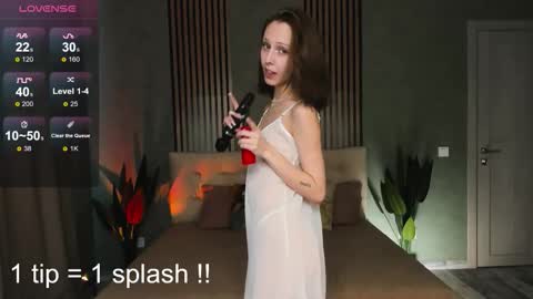 im Linda please give me thumbs up online show from October 2025 09:54:02 AM