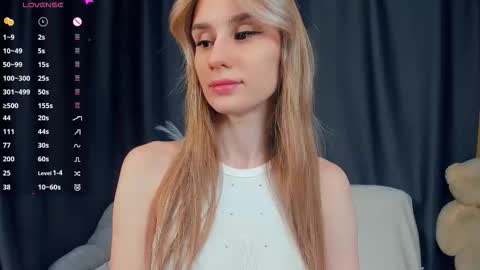 Snapshot of fizana chatting on February 2026 09:35:02 AM Kira online show from February 2026 09:35:02 AM