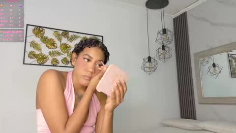 Flavia online show from December 2025 07:07:01 PM