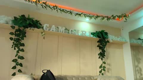 Snapshot of flavia_cruz chatting on May 2026 12:01:01 PM Flavia online show from May 2026 12:01:01 PM