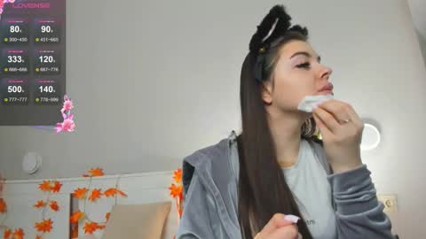 Snapshot of flirtbubble chatting on December 2025 06:19:02 AM Doloras online show from December 2025 06:19:02 AM