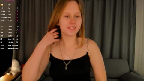 Snapshot of flirtbubble chatting on February 2026 07:32:02 PM Doloras online show from February 2026 07:32:02 PM