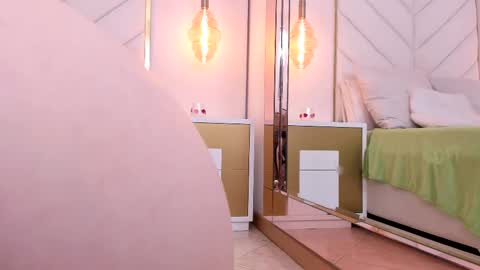 Luna online show from February 2025 06:47:02 PM