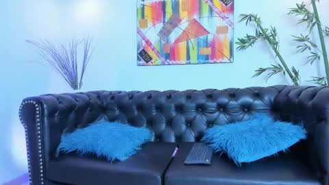  Flor  online show from May 2026 03:33:01 AM