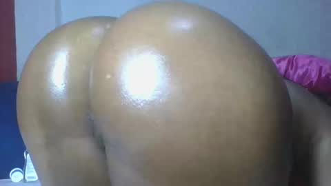 Snapshot of flora_fantasy chatting on April 2026 10:12:02 PM fantasy online show from April 2026 10:12:02 PM