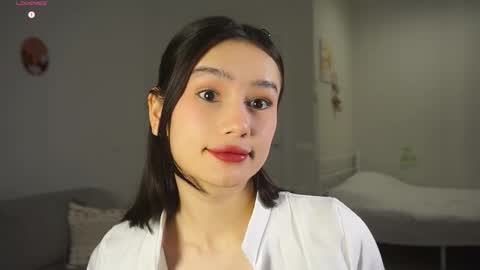 Snapshot of floralmuse chatting on November 2025 04:29:02 AM Viola online show from November 2025 04:29:02 AM