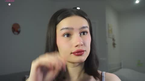 Snapshot of floralmuse chatting on November 2025 05:12:03 AM Viola online show from November 2025 05:12:03 AM