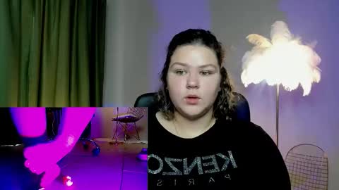 florenceanderson_ online show from October 2025 09:32:01 AM