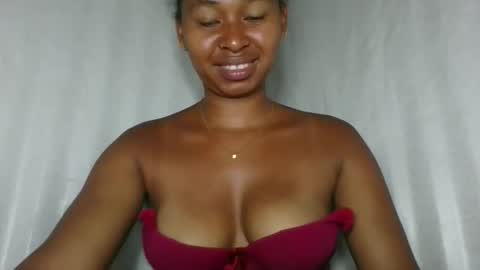 florencia011 online show from December 2025 04:58:01 PM