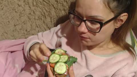 say meow and send tip  online show from December 2024 12:30:01 AM